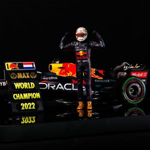 1:12 RB18 - Japan 2022 - Wereldkampioen Max Verstappen - Schaalmodel - Red Bull Racing