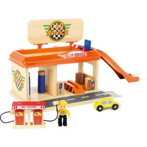 Small Foot - Auto Repair Shop With Petrol Station