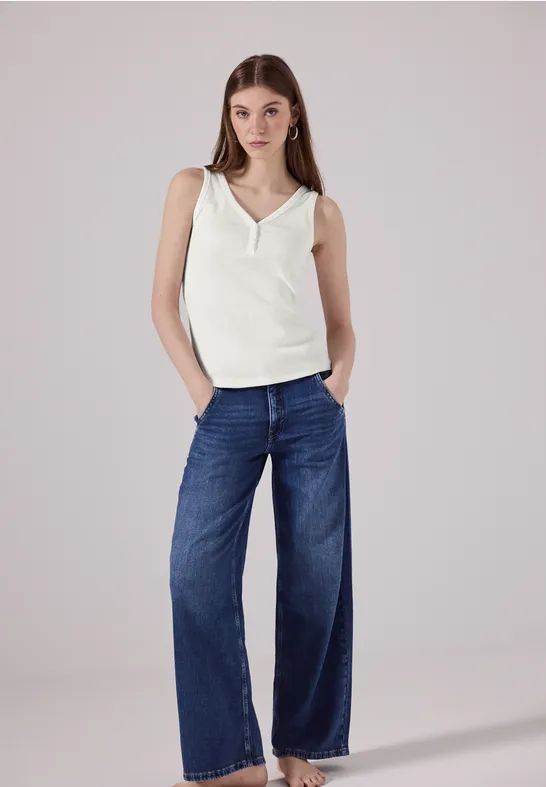 Street One - Studio F323196 - Tanktop - Gebroken Wit - V-hals met Knoop Bretels