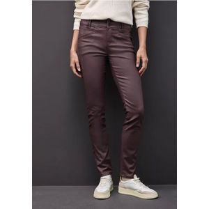 Street One Dames Slim Fit gecoate broek in Rood, in size: 32