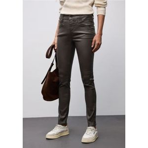 Street One Dames Slim Fit gecoate broek in Bruin, in size: 32