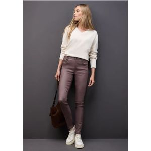 Street One Dames Slim Fit gecoate broek in Rood, in size: 32