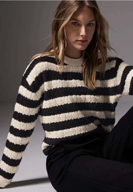 Street One Studio, Lucid White, 34