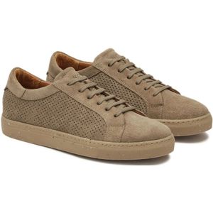 Kazar, Schoenen, Heren, Beige, 45 EU, Suède, Taupe sneakers met perforaties op het bovenwerk