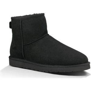 Ugg, Schoenen, Heren, Zwart, 45 EU, Suède, Laarzen Classic Mini