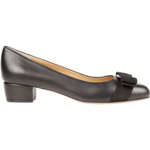 Salvatore Ferragamo, Schoenen, Dames, Zwart, 35 1/2 EU, Klassieke Zwarte Pump Schoenen