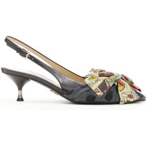 Prada Vintage, Pre-owned, Dames, Beige, 36 EU, Leer, Pre-owned Fabric heels