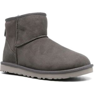 Ugg, Schoenen, Heren, Grijs, 41 EU, Suède, Grijze Classic Mini Laarzen