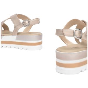 Nerogiardini, Schoenen, Dames, Beige, 39 EU, Leer, Gouden Lage Hak Sandalen