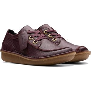 Clarks, Schoenen, Dames, Rood, 35 1/2 EU, Leer, Rode Veterschoen van Leer - Dames