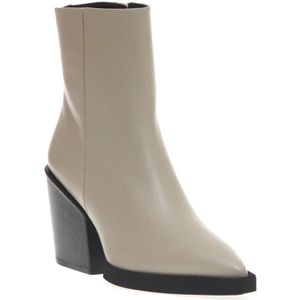 Paloma Barceló, Schoenen, Dames, Beige, 39 EU, Leer, Beige Enkellaarzen van Texaans Leer