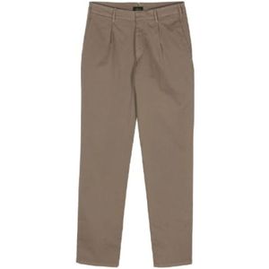 Brioni, Broeken, Heren, Bruin, XL, Katoen, Bruine Geplooide Katoenen Broek Slim Fit