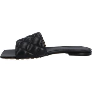 Bottega Veneta, Schoenen, Dames, Zwart, 39 EU, Leer, Zwarte Gewatteerde Leren Platte Sandalen