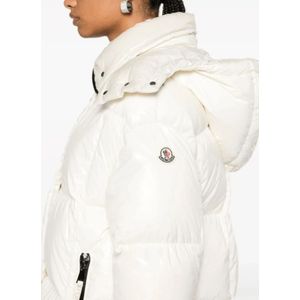 Moncler, Jassen, Dames, Wit, L, Witte Pufferjas met Parelvlekafwerking