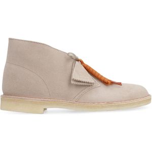 Clarks, Schoenen, Heren, Beige, 43 EU, Suède, Klassieke Suède Desert Boots