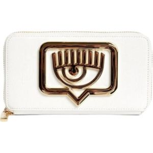 Chiara Ferragni Collection, Accessoires, Dames, Wit, ONE Size, Witte Portemonnee met Gouden Metalen Logo en Eyelike Kettingriem