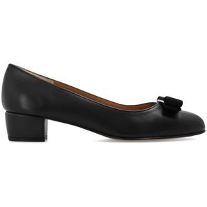 Salvatore Ferragamo, Schoenen, Dames, Zwart, 35 1/2 EU, Leer, ‘Vara’ pumps