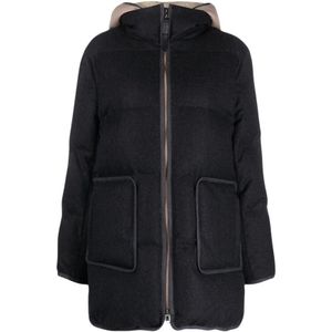 Brunello Cucinelli, Gewatteerde jas met capuchon en ganzendonsvulling Zwart, Dames, Maat:M