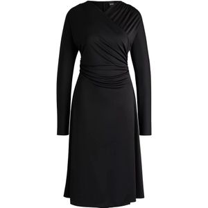 Hugo Boss, Kleedjes, Dames, Zwart, M, Elegante Jersey Jurk met Gerimpelde Schouders