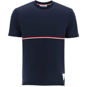 Thom Browne, T-shirt met tricolor zak en hoge-lage zoom Blauw, Heren, Maat:L