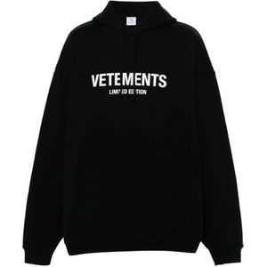 Vetements, Sweatshirts & Hoodies, Heren, Zwart, L, Katoen, Zwarte Trui met Logo Print en Trekkoord Capuchon