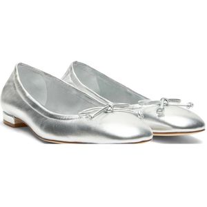 Stuart Weitzman, Schoenen, Dames, Grijs, 37 EU, Minimalistische Ballet Flat met Strik Accent