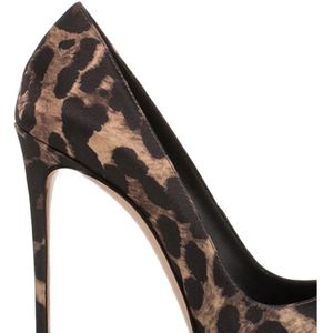 Le Silla, Schoenen, Dames, Bruin, 37 EU, Satijn, Luipaardprint Satijnen Pumps