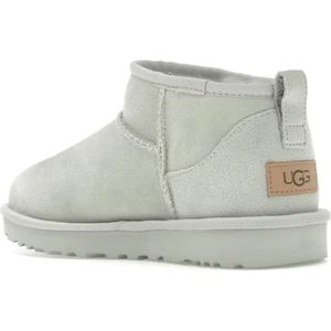 Ugg, Schoenen, Dames, Wit, 40 EU, Suède, Witte Klassieke Ultra Mini Enkellaarzen