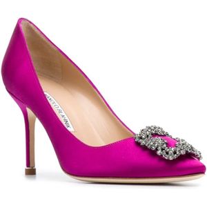 Manolo Blahnik, Schoenen, Dames, Roze, 39 EU, Satijn, Donkerroze Satijnen Juweelgesp Pumps