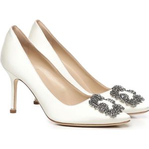 Manolo Blahnik, Schoenen, Dames, Wit, 41 EU, Satijn, Witte Satijnen Kristal Gesp Pumps