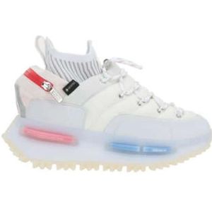 Moncler, Schoenen, Dames, Wit, 38 EU, Witte lage sneakers met Gore-Tex en getextureerd rubber