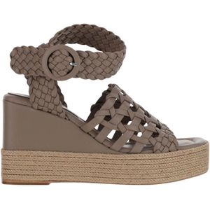 Paloma Barceló, Schoenen, Dames, Beige, 37 EU, Leer, Gevlochten Leren Sleehak Sandaal Taupe