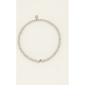 Elastisches Armband aus Kugeln mit Buchstaben