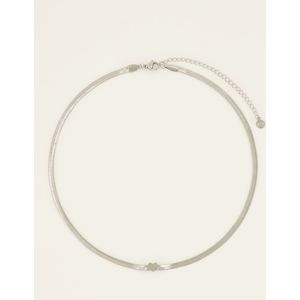 Kette mit flachen Gliedern und Herz