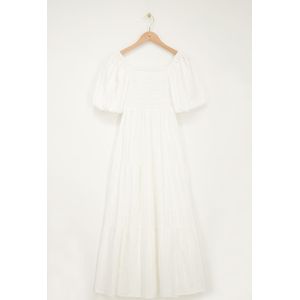 Weißes Maxikleid mit Smock und Puffärmel