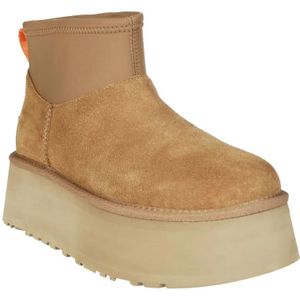 UGG Boots - Classic Mini Dipper Ankle Boots in bruin