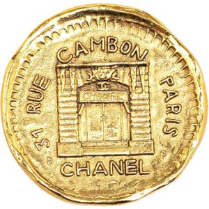 Chanel Charms - Gold Plated 31 Rue Cambon Brooch in gold