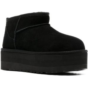 UGG Boots - Black Leather Classic Ultra Mini Platform Ankle Bo in zwart