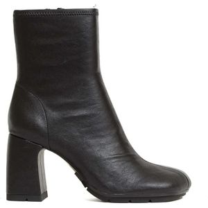 Ash Boots - Streamlined Nappa Leather Ankle Boots in zwart