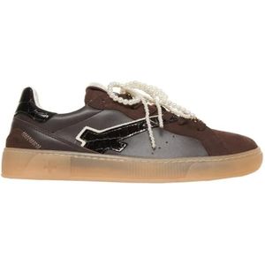 Gio+ Low-Top Sneakers - Dark Toned Sneakers With Translucent Sole in zwart