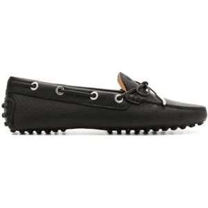 - Black Leather Slip-On Flats With Pussy-Bow Detail in zwart