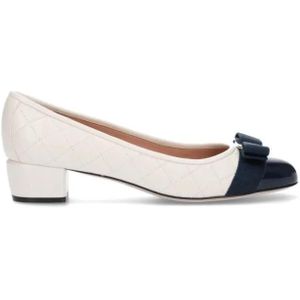 Salvatore Ferragamo Hoge hakken - Quilted Vara Pumps – White in wit