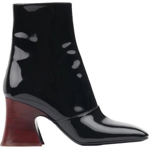 Chloé Boots - Janis Ankle Boots With Glossy Calfskin in zwart