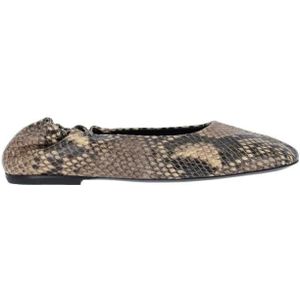 - Leather Ballerinas – Beige in beige