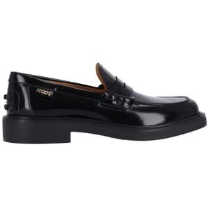 - Black Calfskin Slip-On Loafers With Cut-Out Detail in zwart