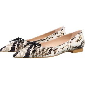 Stuart Weitzman Loafers - Landon Ballet Flat in crème