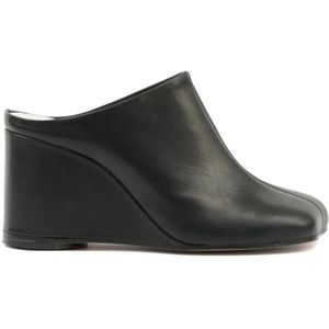 MM6 Maison Margiela Slippers & Mules - Leather Mules in zwart