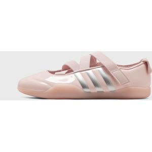 TAEKWONDO BY Caroline Hú x Edison Chen