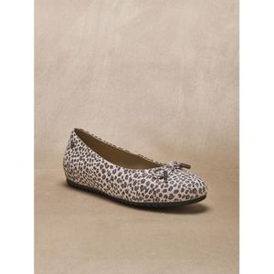 Vrouwelijke leren ballerina's zonder hak Pédiconfort