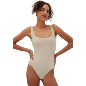 Vrouwelijke body met vierkante hals Girlfriend Collective Thong